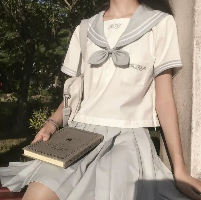 爱在春光乍现时